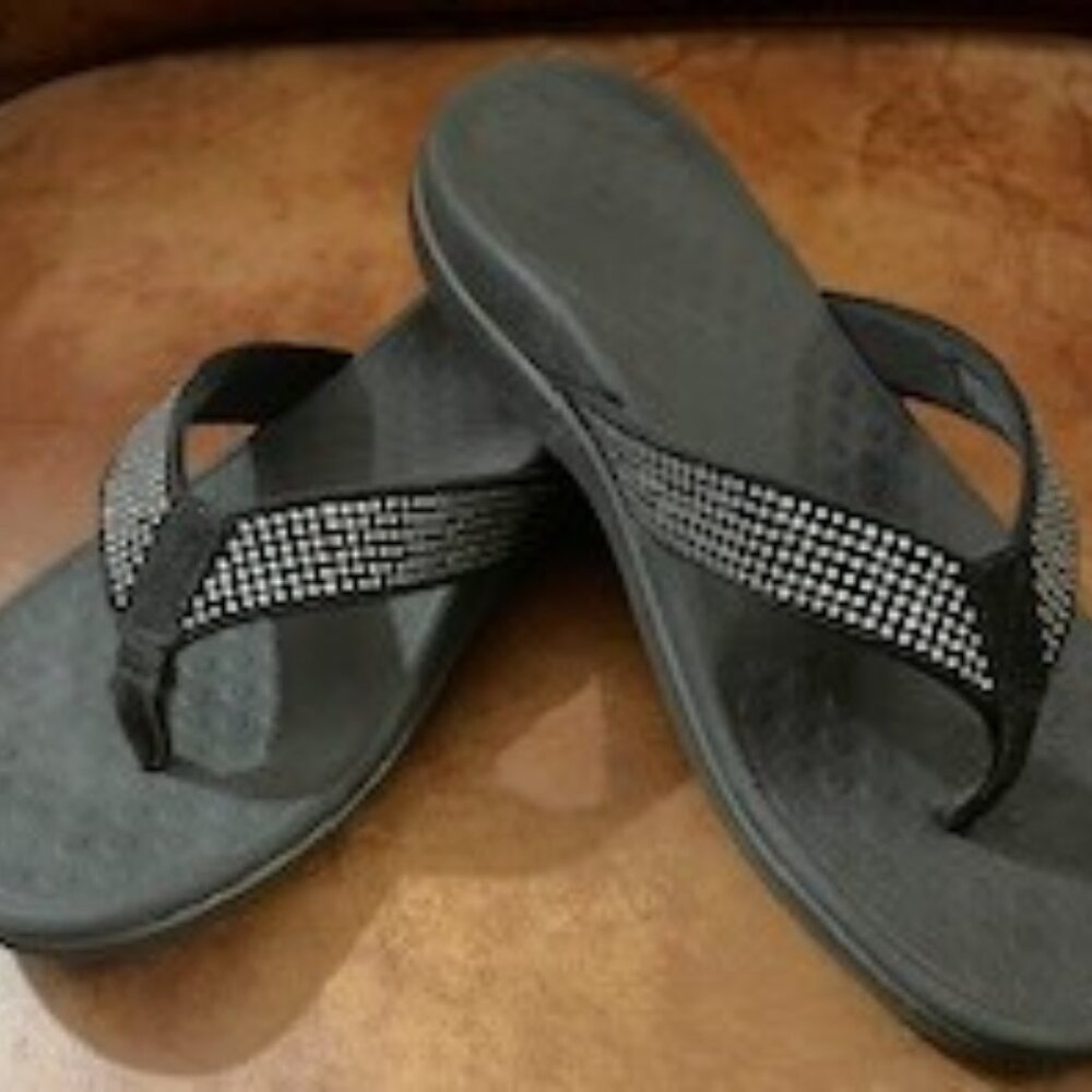 NIB - Vionic Black Rhinestone Flip Flops, sz 7